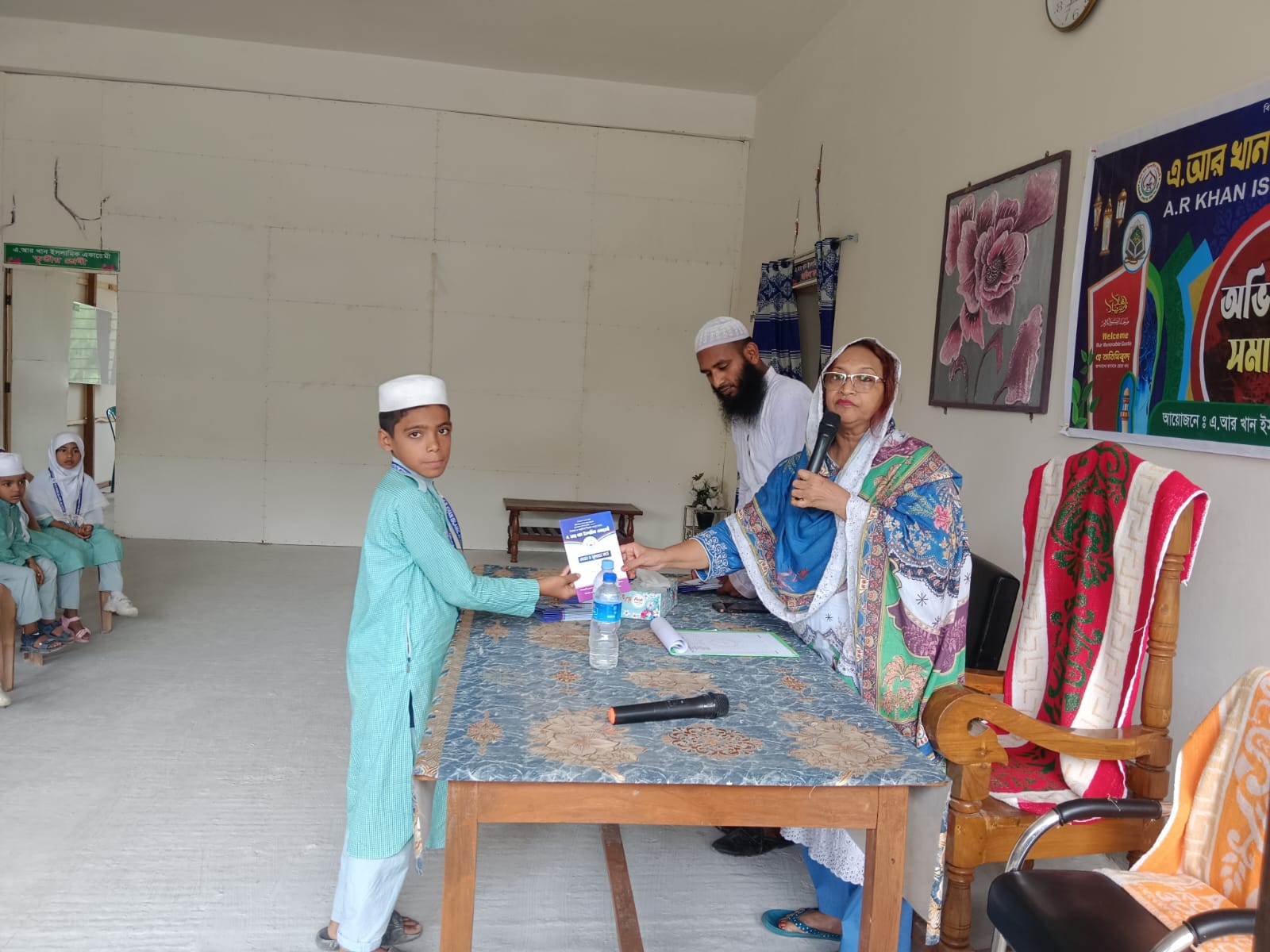 ১ম সাময়িক পরিক্ষর ফল প্রদান